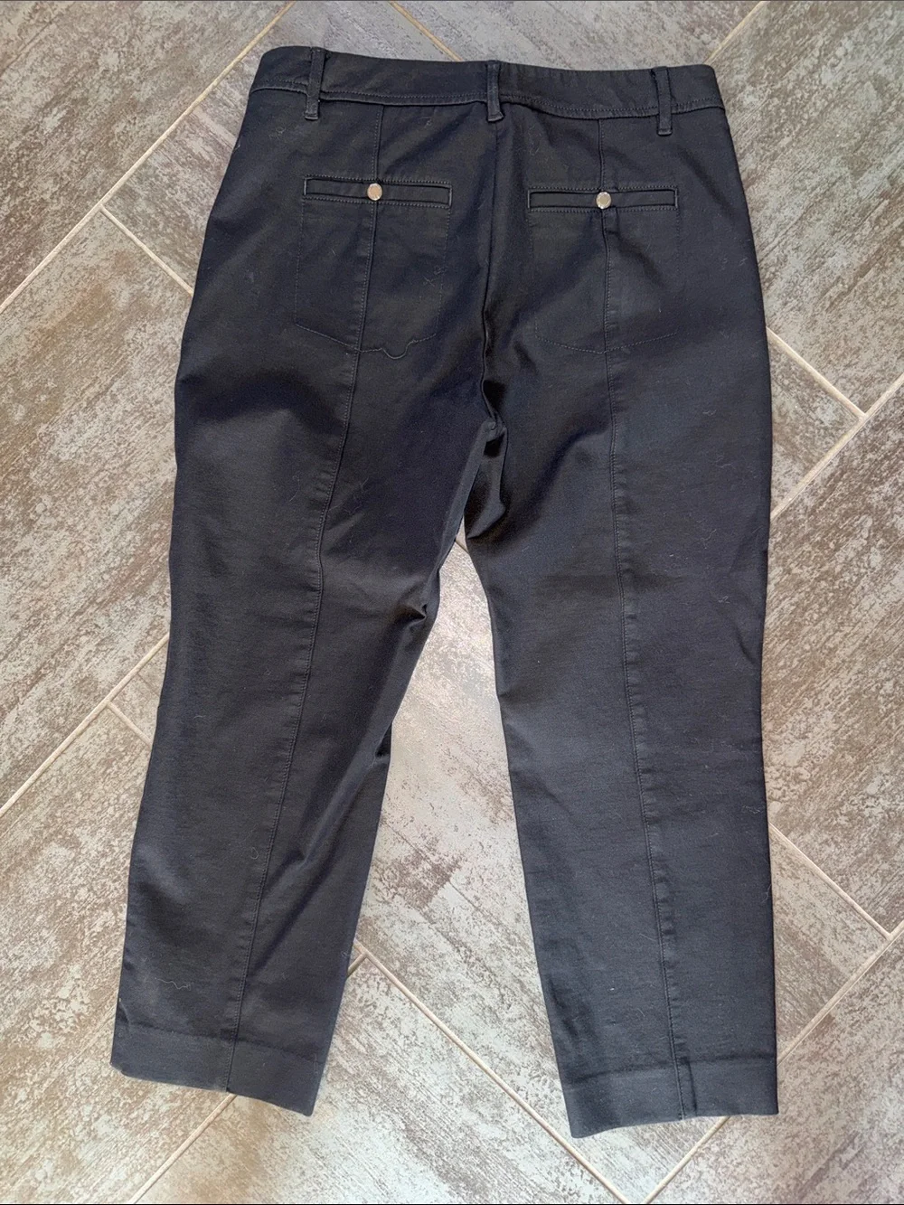 Women’s Black White House black market Cropped Utility Capris - Picture 3 of 4